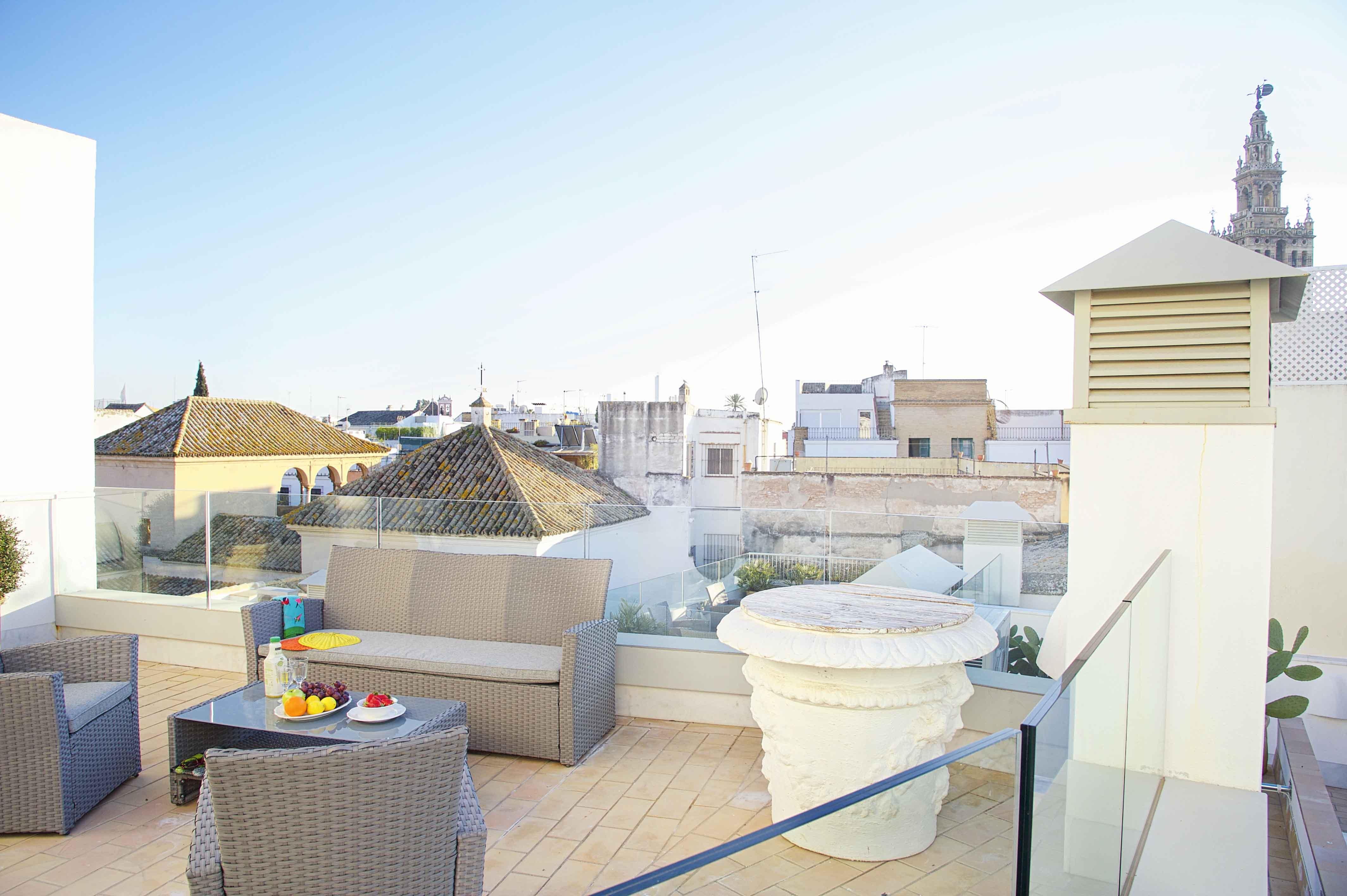 Overland Suites Catedral Seville Exterior photo